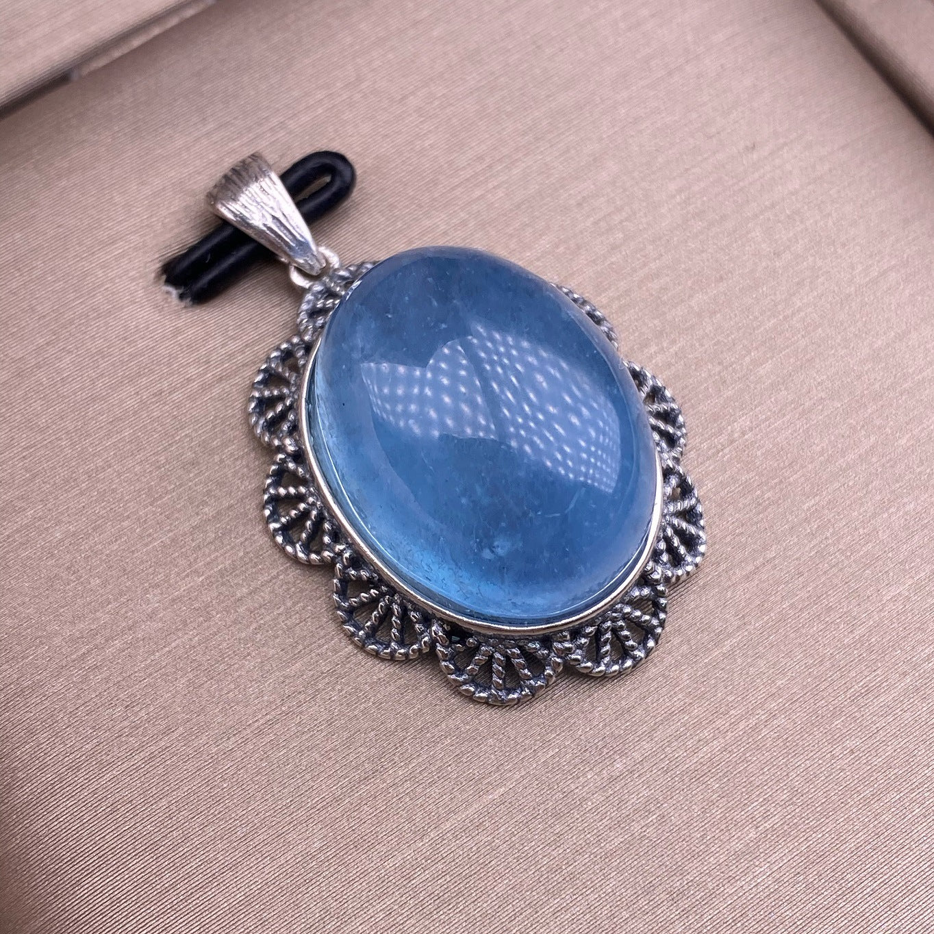 Aquamarine pendant s925 silver inlaid retro silver atmospheric crystal pendant