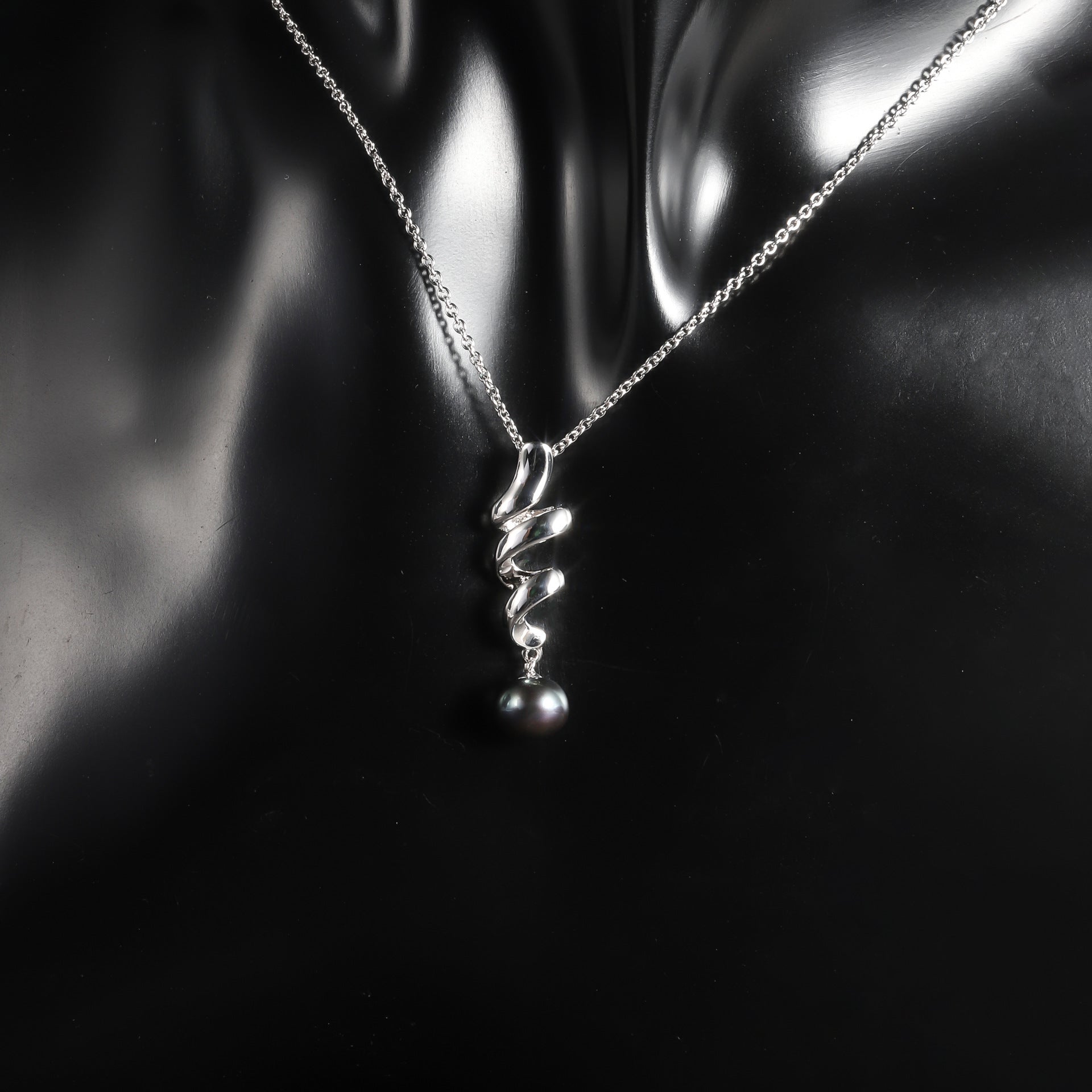 New S925 sterling silver natural freshwater pearl necklace personalized design fashion luxury clavicle necklace pendant