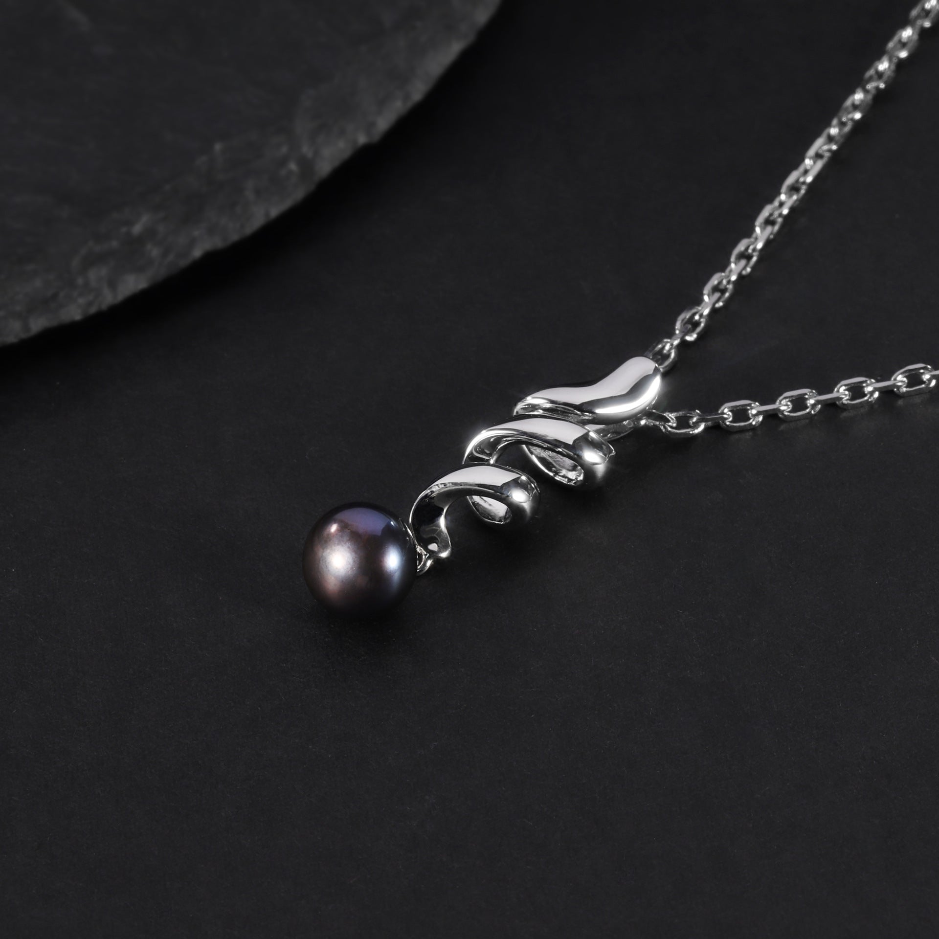 New S925 sterling silver natural freshwater pearl necklace personalized design fashion luxury clavicle necklace pendant